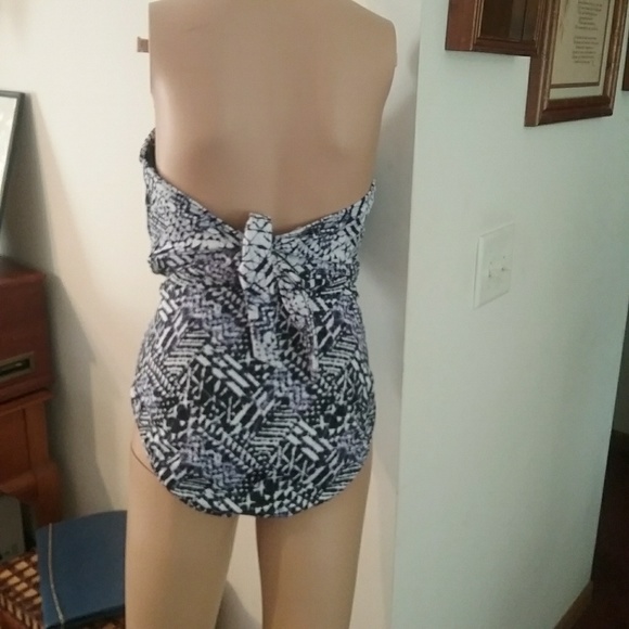 💚Plus size NWT swimsuit - Picture 2 of 4